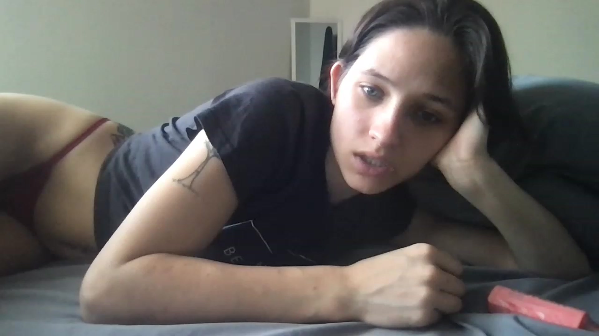 Gallery image thumbnail from Kyaloves's myfreecams stream on, 03/03/2023, 17:00 image 7 of 20