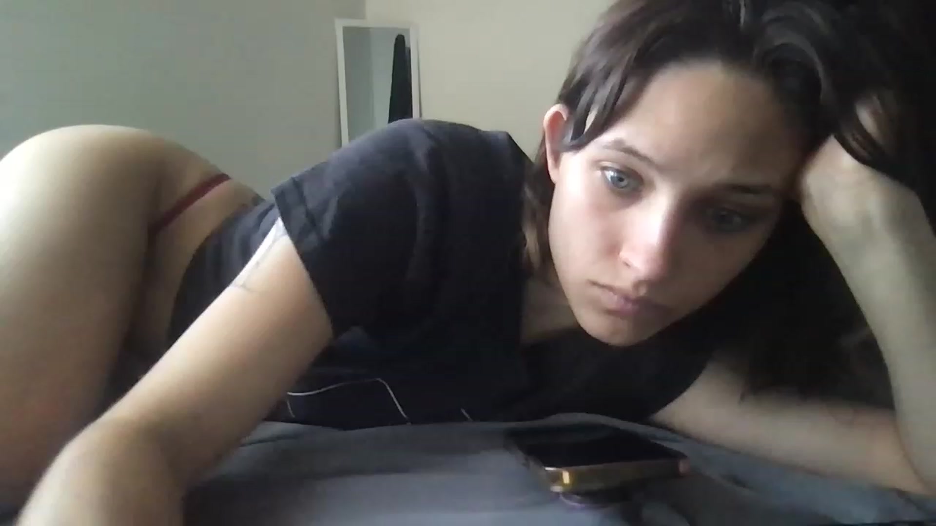 Gallery image thumbnail from Kyaloves's myfreecams stream on, 03/03/2023, 17:32 image 6 of 20