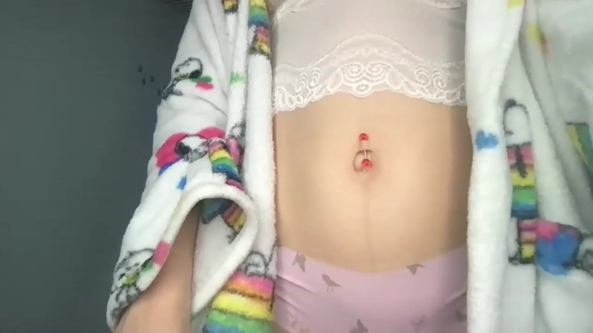 Gallery image thumbnail from Kyaloves's myfreecams stream on, 03/16/2023, 17:02 image 1 of 20