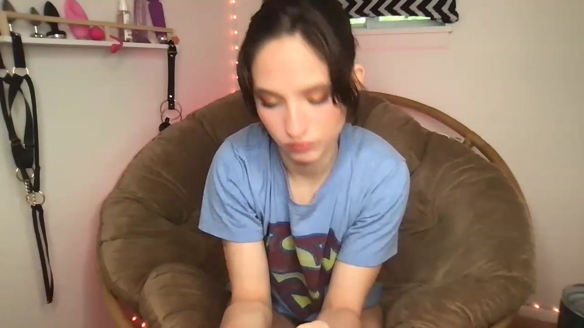 Gallery image thumbnail from Kyaloves's myfreecams stream on, 03/29/2023, 13:58 image 19 of 20