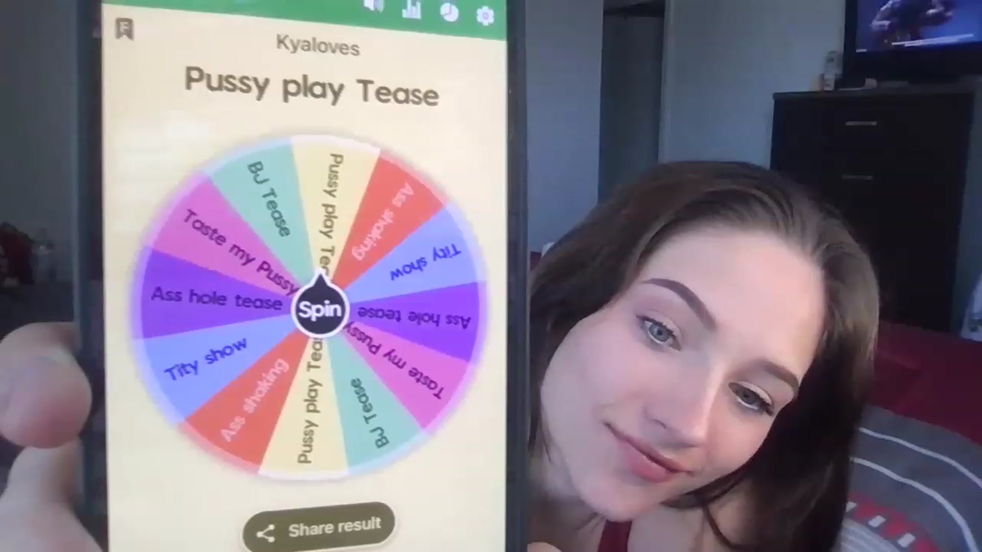 Gallery image thumbnail from Kyaloves's myfreecams stream on, 05/10/2023, 18:53 image 12 of 20