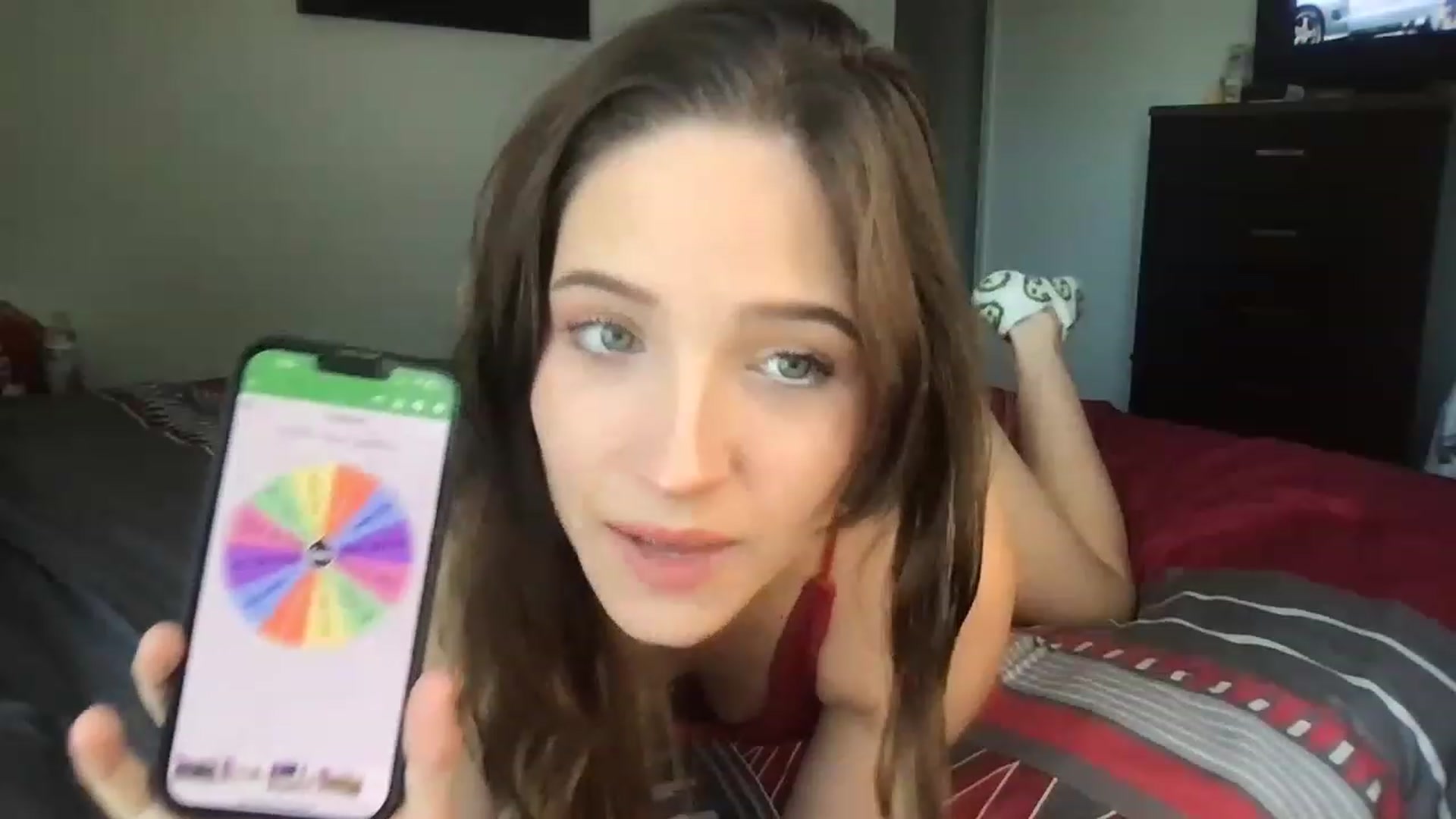 Gallery image thumbnail from Kyaloves's myfreecams stream on, 05/10/2023, 18:53 image 5 of 20