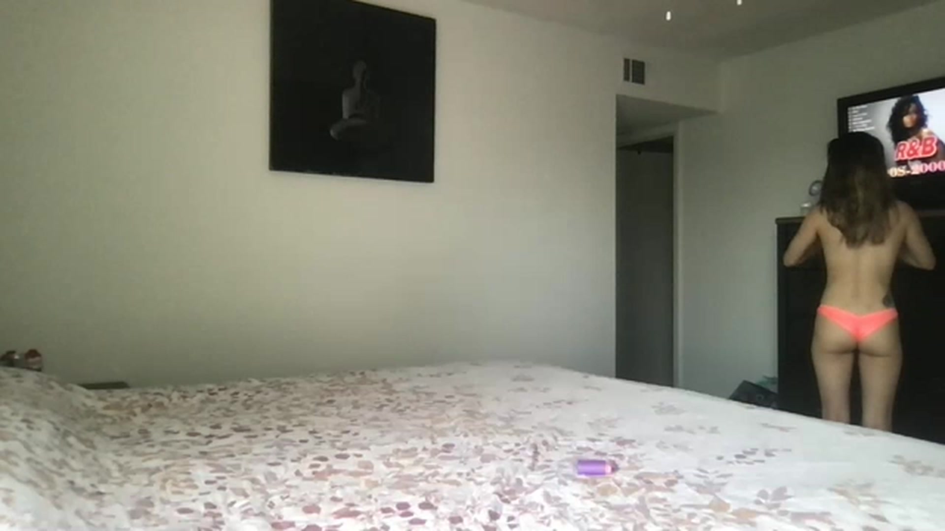 Gallery image thumbnail from Kyaloves's myfreecams stream on, 05/22/2023, 14:47 image 1 of 20