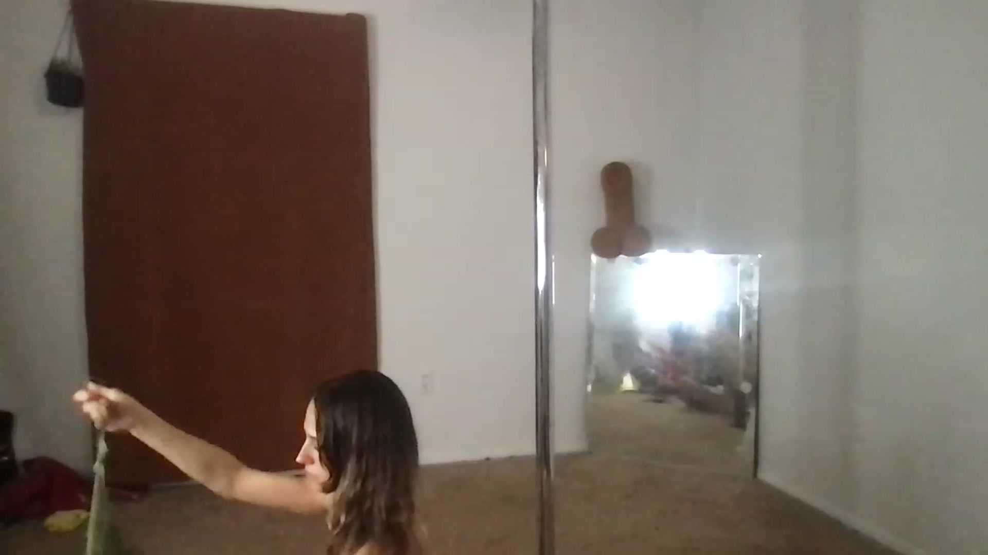 Gallery image thumbnail from Kyaloves's myfreecams stream on, 07/28/2023, 07:25 image 12 of 20