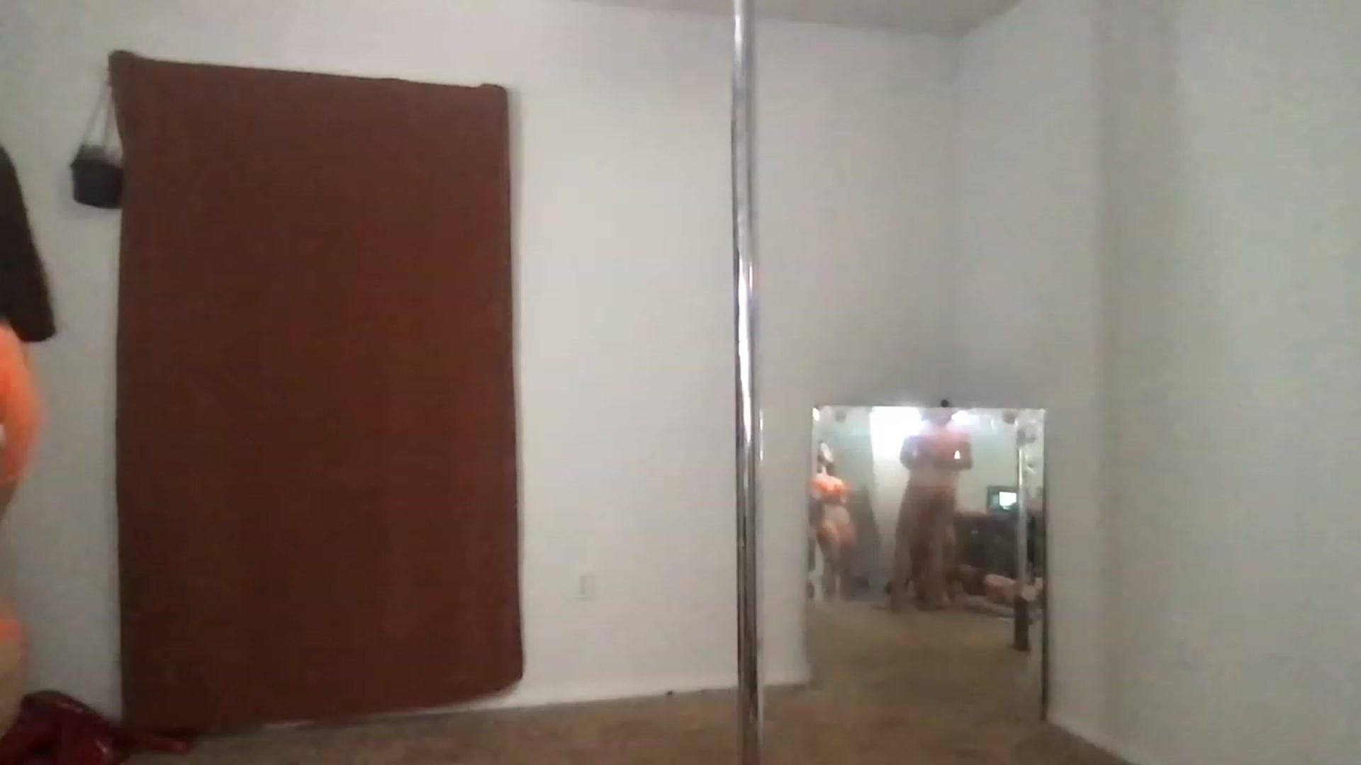 Gallery image thumbnail from Kyaloves's myfreecams stream on, 07/28/2023, 07:25 image 2 of 20