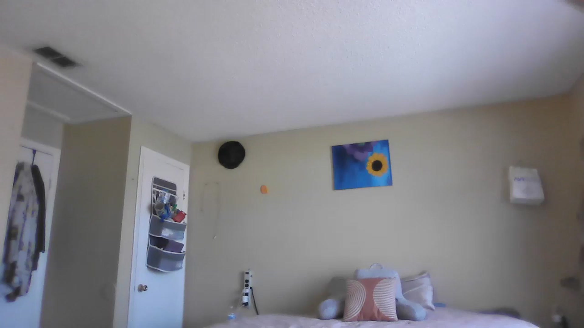 Gallery image thumbnail from Kyaloves's myfreecams stream on, 12/10/2025, 16:32 image 12 of 20