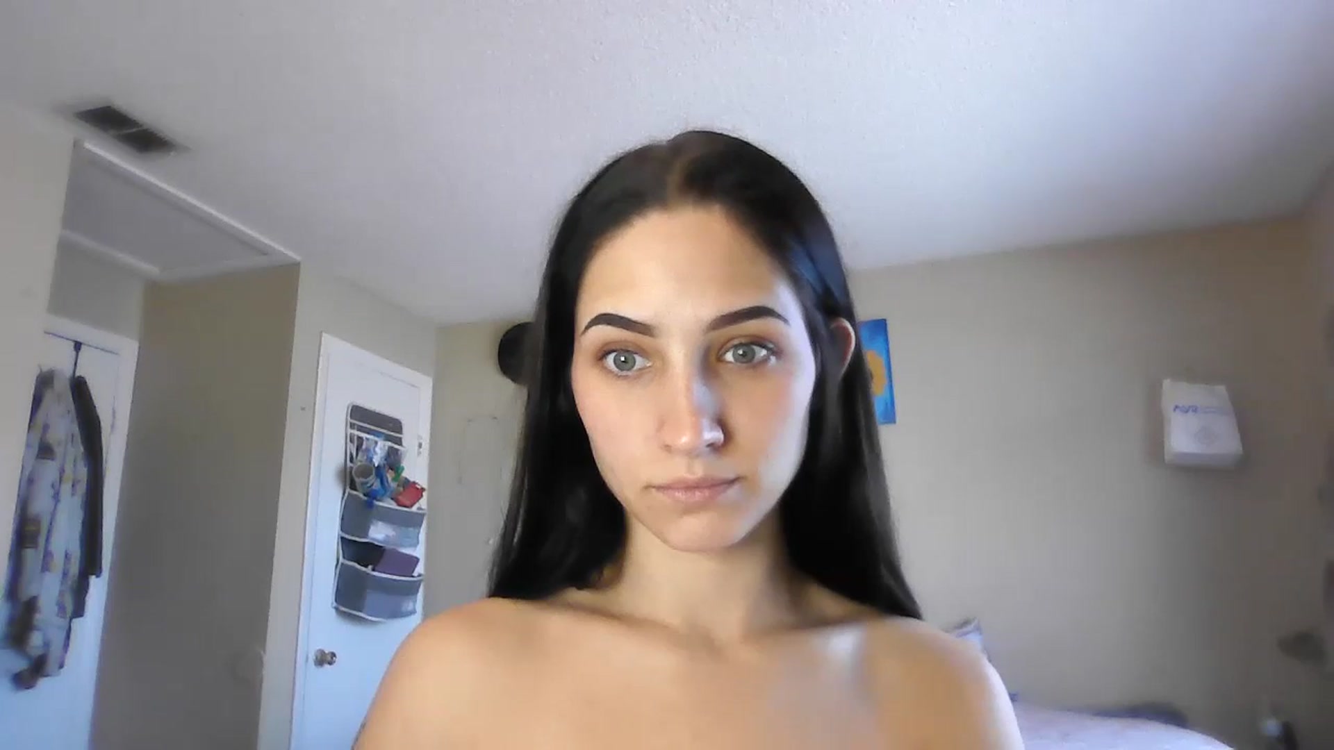 Gallery image thumbnail from Kyaloves's myfreecams stream on, 12/10/2025, 16:32 image 15 of 20