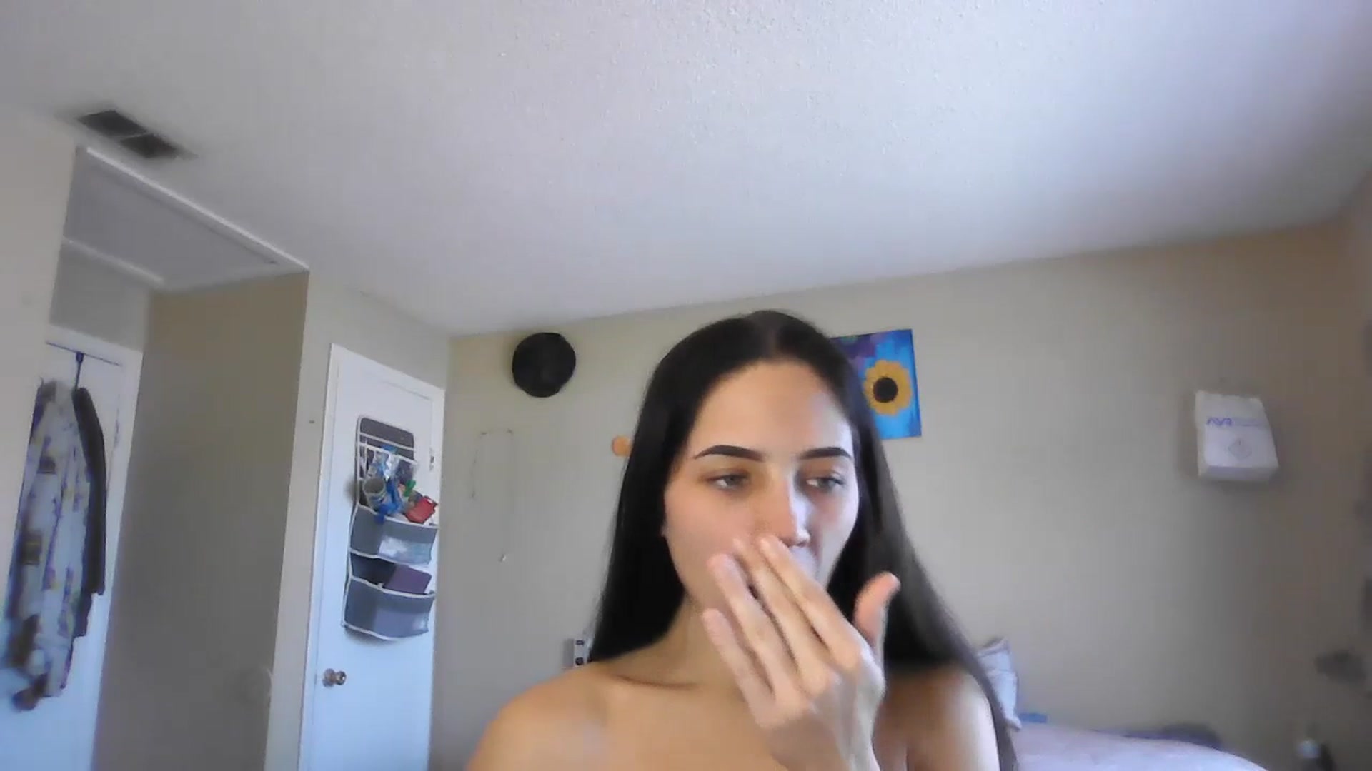 Gallery image thumbnail from Kyaloves's myfreecams stream on, 12/10/2025, 16:32 image 20 of 20