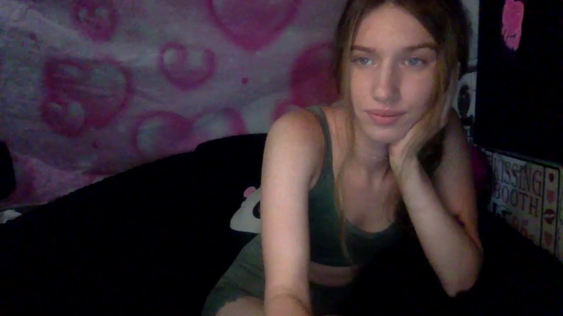 Gallery image thumbnail from KyeLove's myfreecams stream on, 07/09/2024, 12:00 image 18 of 20