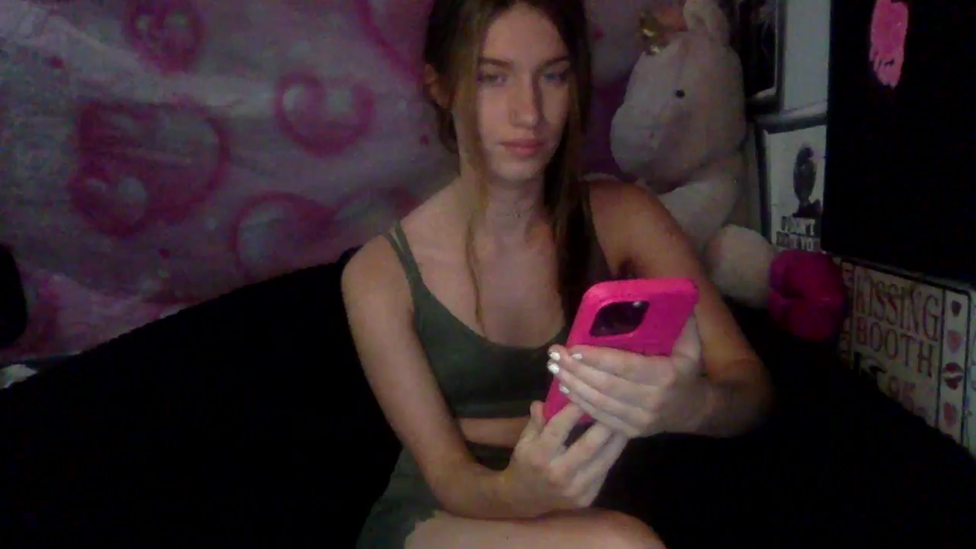 Gallery image thumbnail from KyeLove's myfreecams stream on, 07/09/2024, 12:00 image 19 of 20