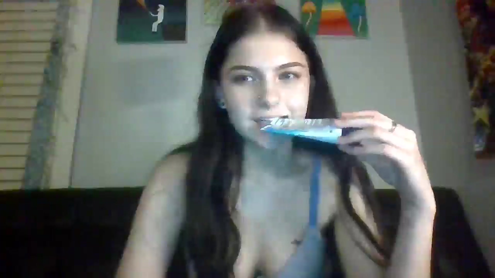 Gallery image thumbnail from Kyky_baby444's myfreecams stream on, 02/17/2025, 03:36 image 16 of 20