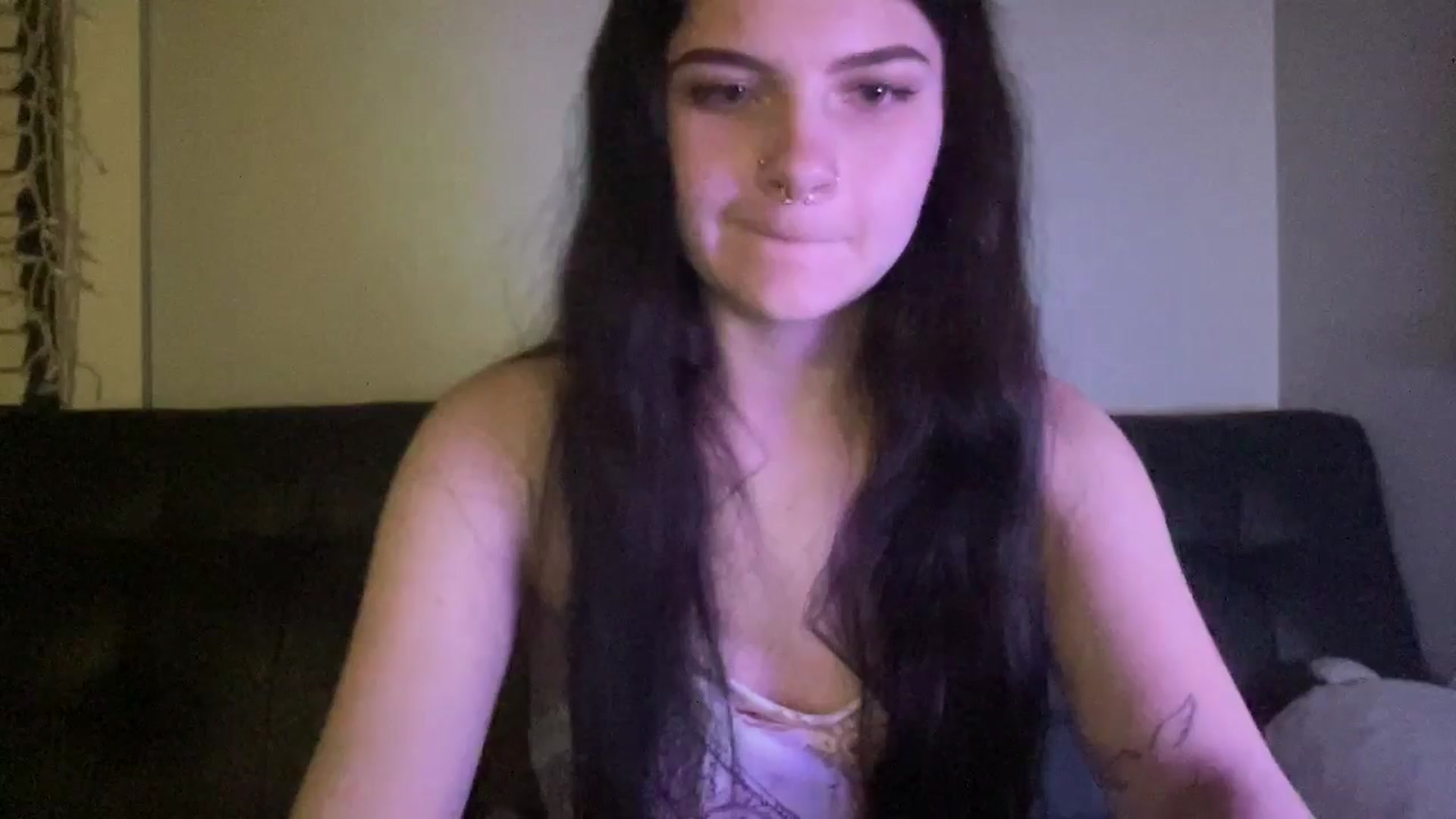 Gallery image thumbnail from Kyky_baby444's myfreecams stream on, 02/23/2025, 24:23 image 8 of 20