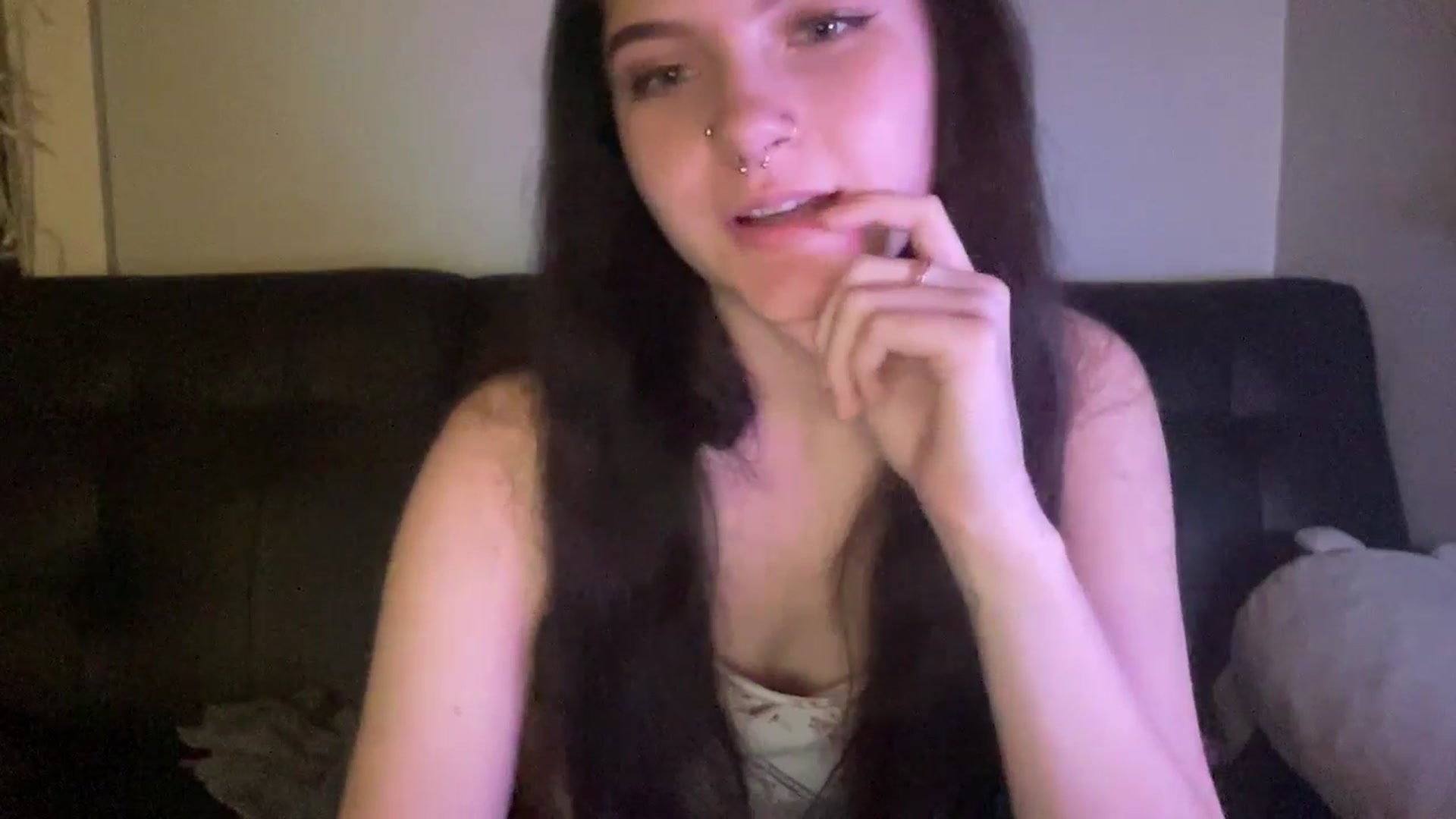 Gallery image thumbnail from Kyky_baby444's myfreecams stream on, 02/23/2025, 24:23 image 18 of 20