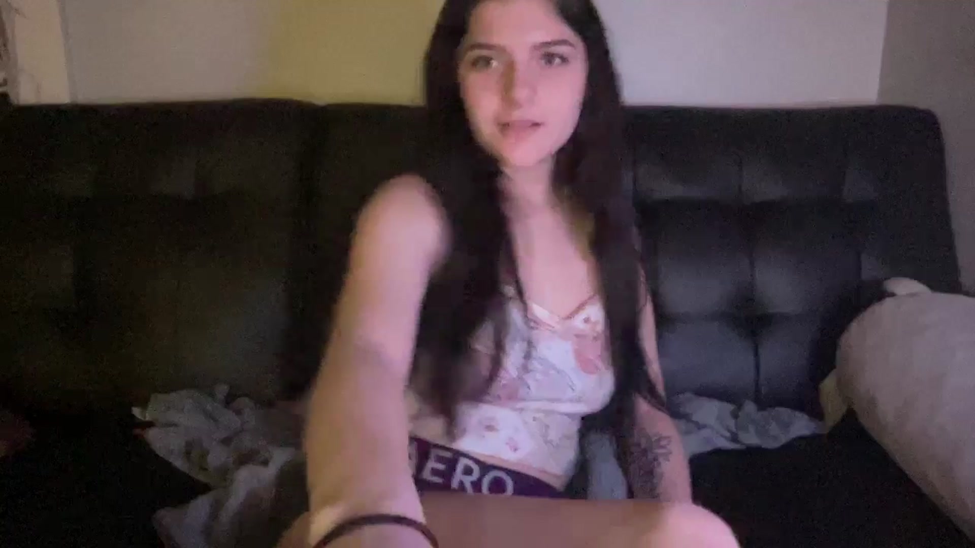 Gallery image thumbnail from Kyky_baby444's myfreecams stream on, 02/23/2025, 24:23 image 3 of 20