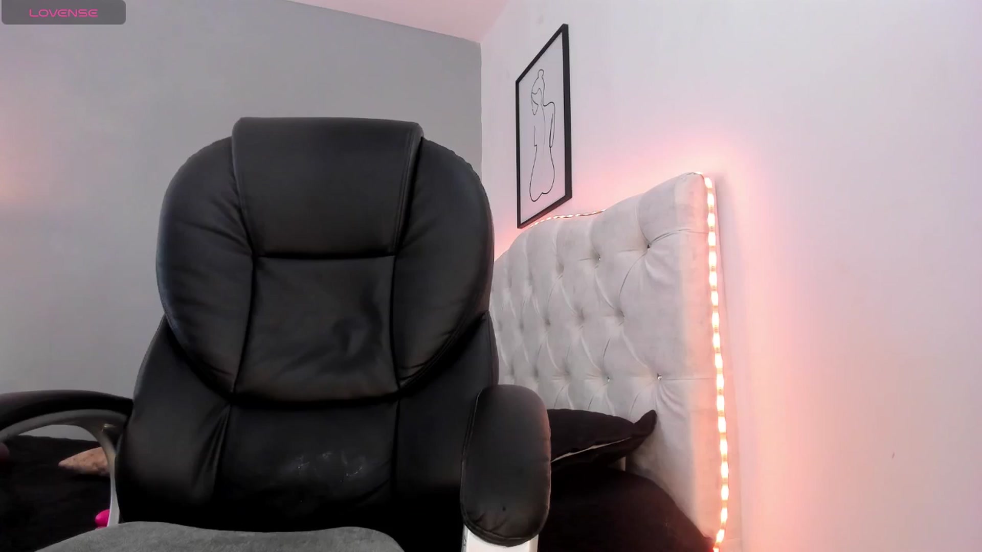 Gallery image thumbnail from KylaMorrison's myfreecams stream on, 07/18/2024, 19:39 image 14 of 20