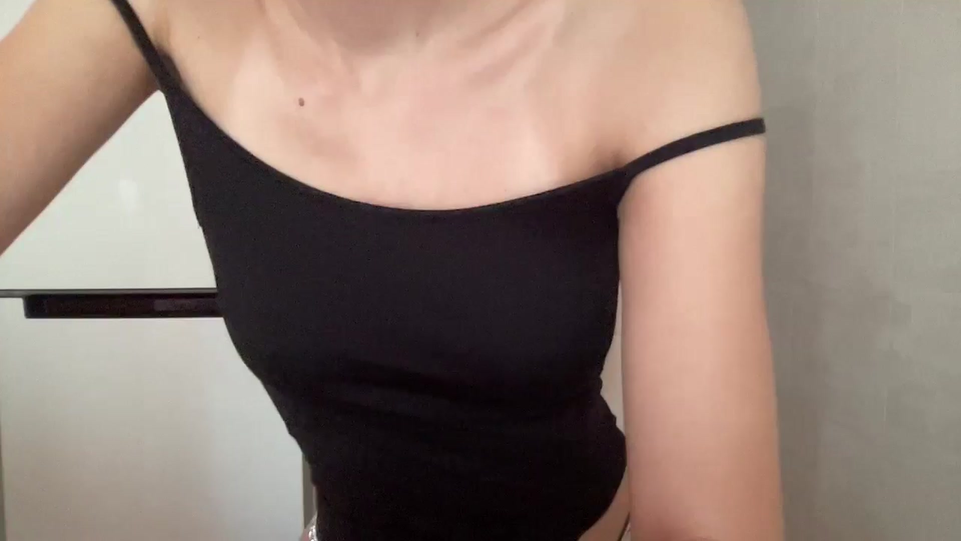 Gallery image thumbnail from KyleeMills's myfreecams stream on, 08/24/2025, 12:24 image 19 of 20
