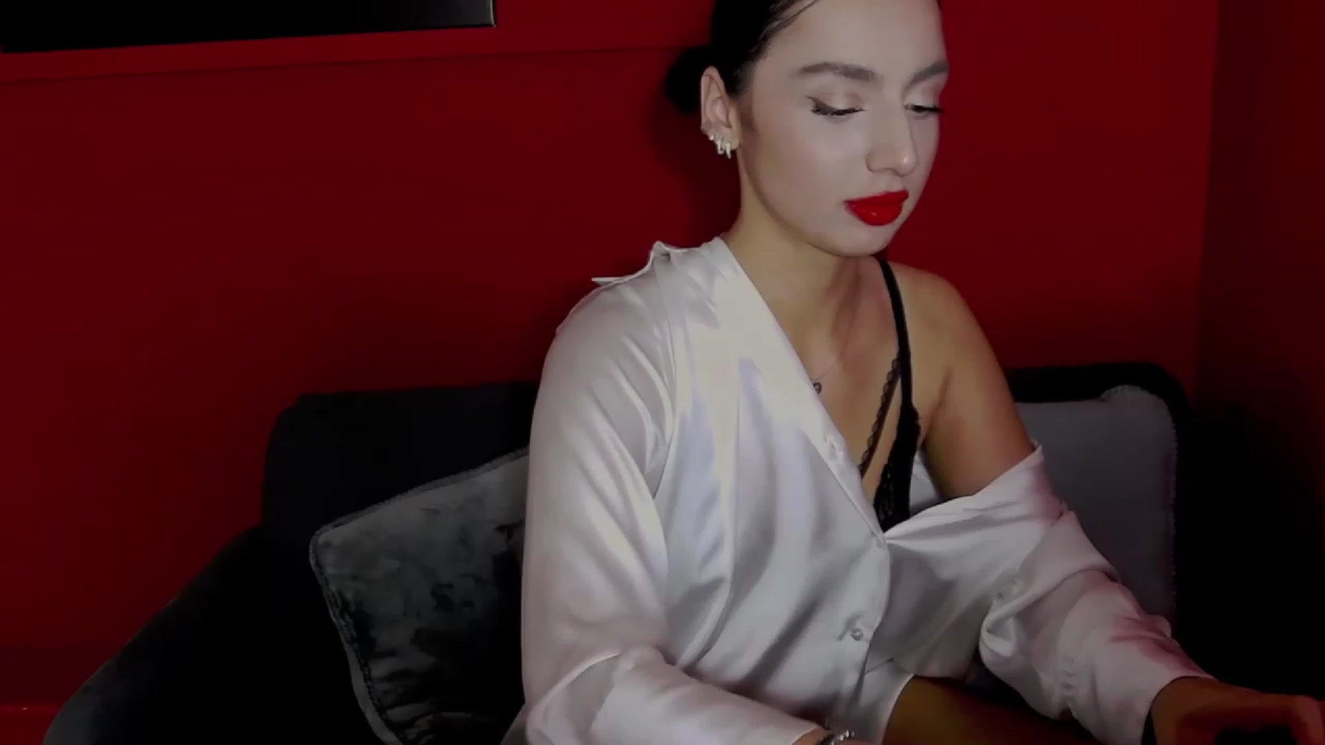 Gallery image thumbnail from KylieBaby_'s myfreecams stream on, 11/14/2022, 17:01 image 11 of 20