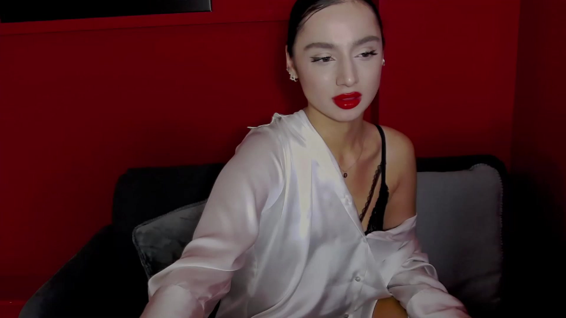 Gallery image thumbnail from KylieBaby_'s myfreecams stream on, 11/14/2022, 17:01 image 12 of 20