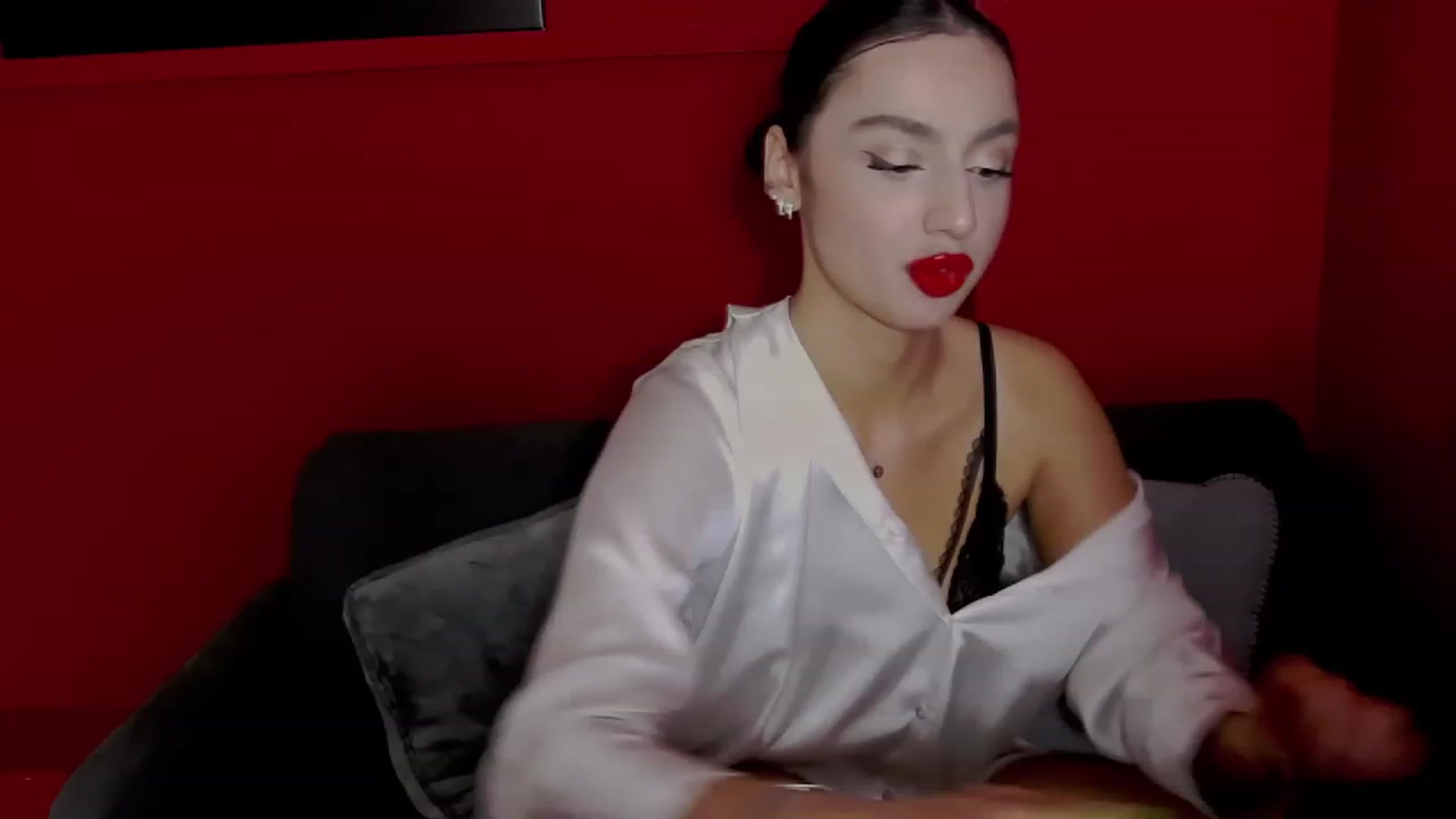Gallery image thumbnail from KylieBaby_'s myfreecams stream on, 11/14/2022, 17:01 image 1 of 20
