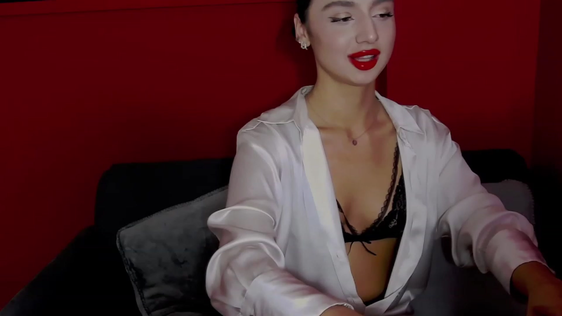 Gallery image thumbnail from KylieBaby_'s myfreecams stream on, 11/14/2022, 17:01 image 16 of 20