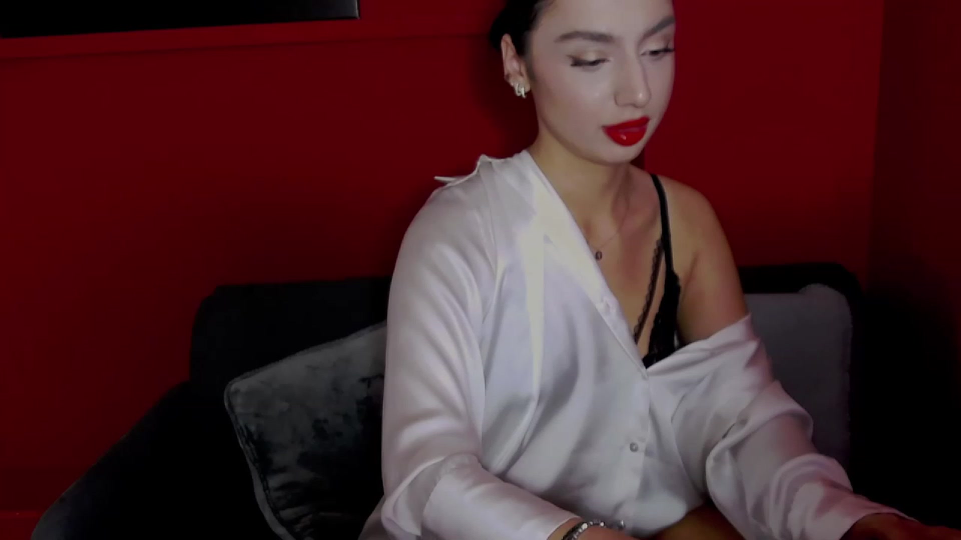 Gallery image thumbnail from KylieBaby_'s myfreecams stream on, 11/14/2022, 17:01 image 9 of 20