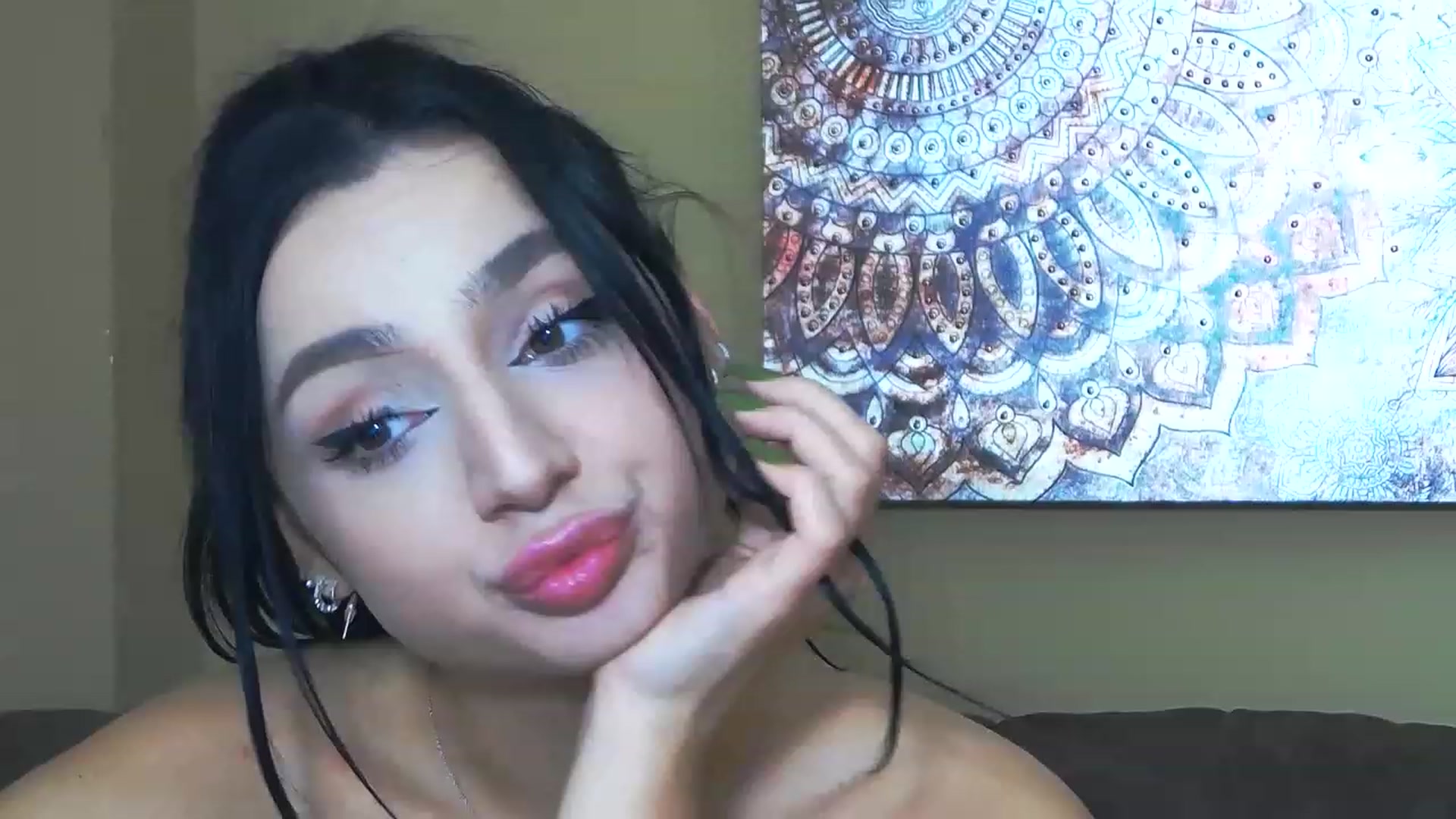 Gallery image thumbnail from KylieBaby_'s myfreecams stream on, 11/18/2022, 20:03 image 1 of 20