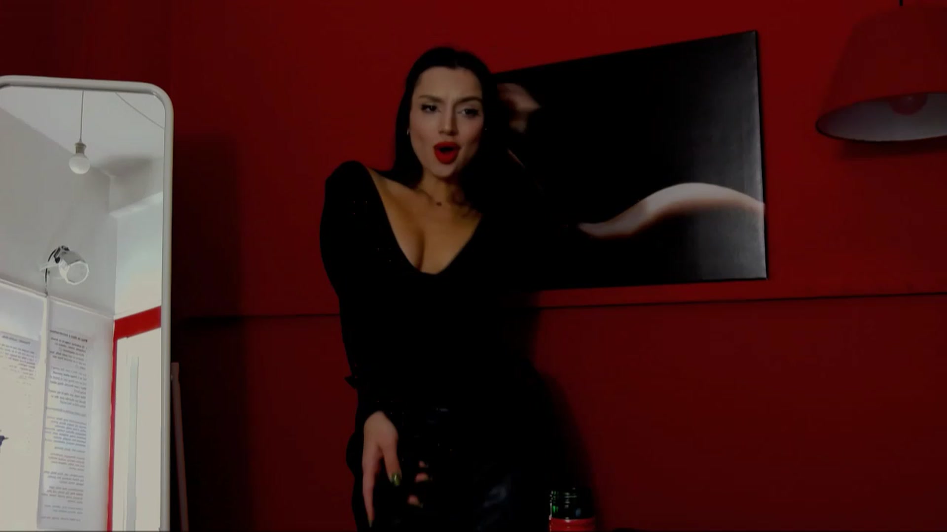 Gallery image thumbnail from KylieBaby_'s myfreecams stream on, 11/19/2022, 14:15 image 1 of 20