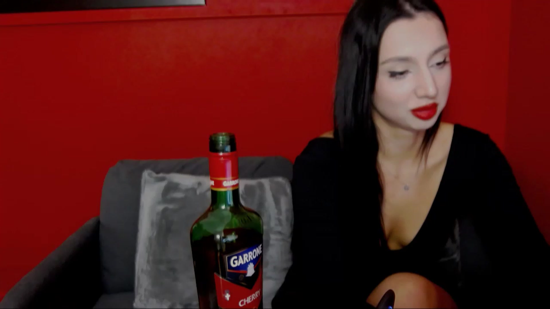 Gallery image thumbnail from KylieBaby_'s myfreecams stream on, 11/19/2022, 14:15 image 19 of 20