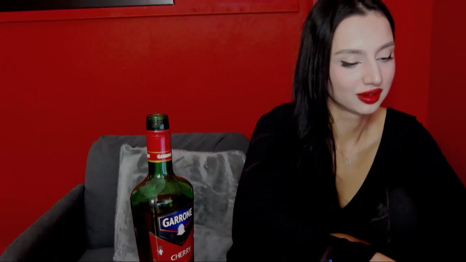 Gallery image thumbnail from KylieBaby_'s myfreecams stream on, 11/19/2022, 14:15 image 10 of 20