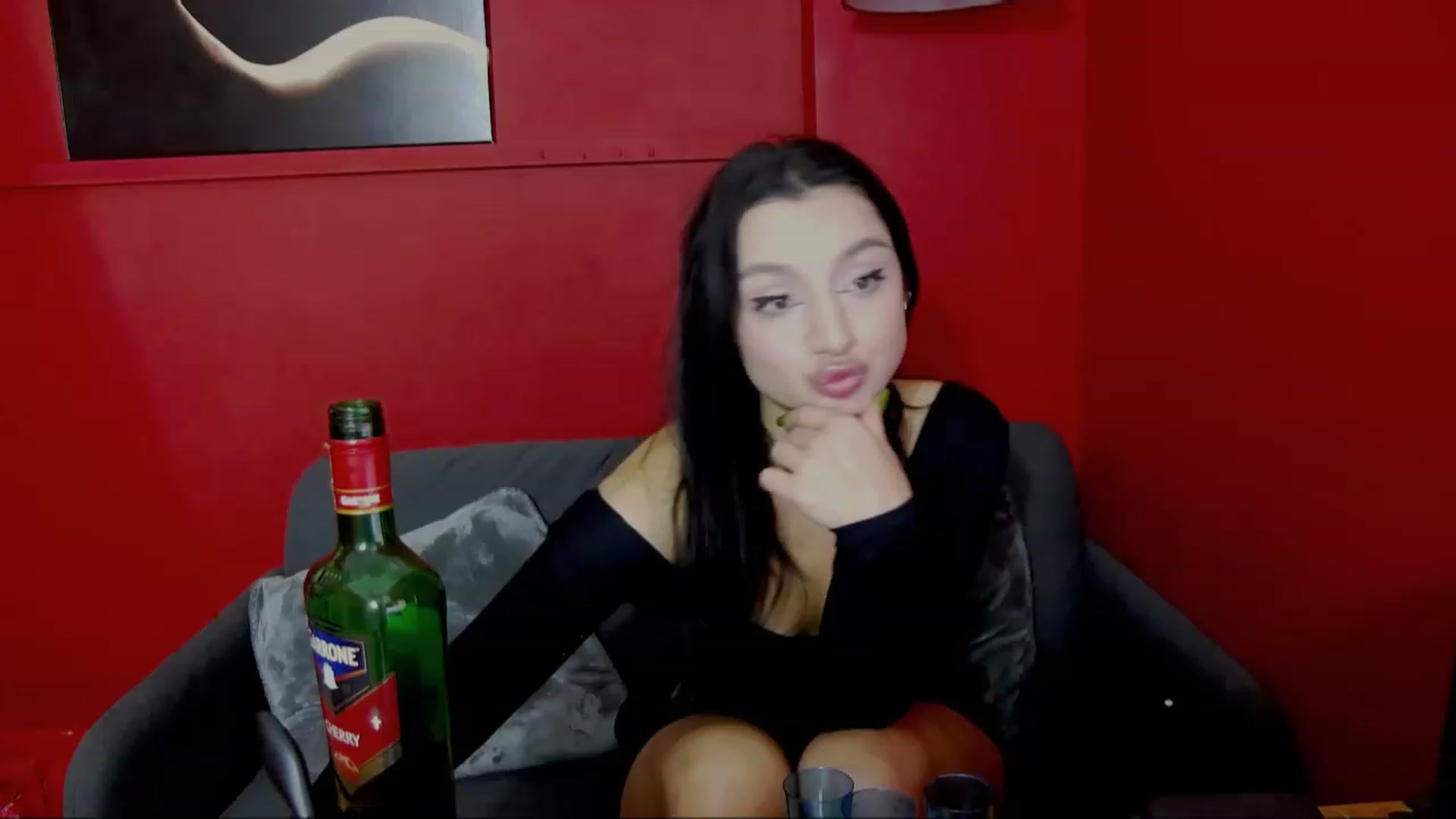 Gallery image thumbnail from KylieBaby_'s myfreecams stream on, 11/19/2022, 19:08 image 13 of 20