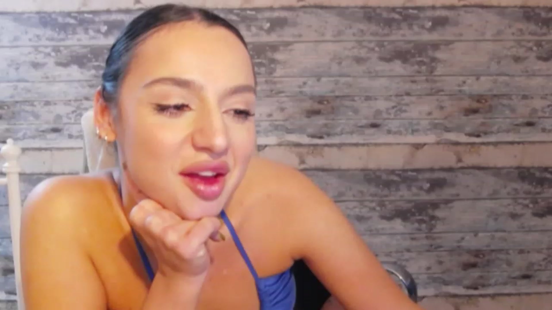 Gallery image thumbnail from KylieBaby_'s myfreecams stream on, 11/20/2022, 18:45 image 18 of 20