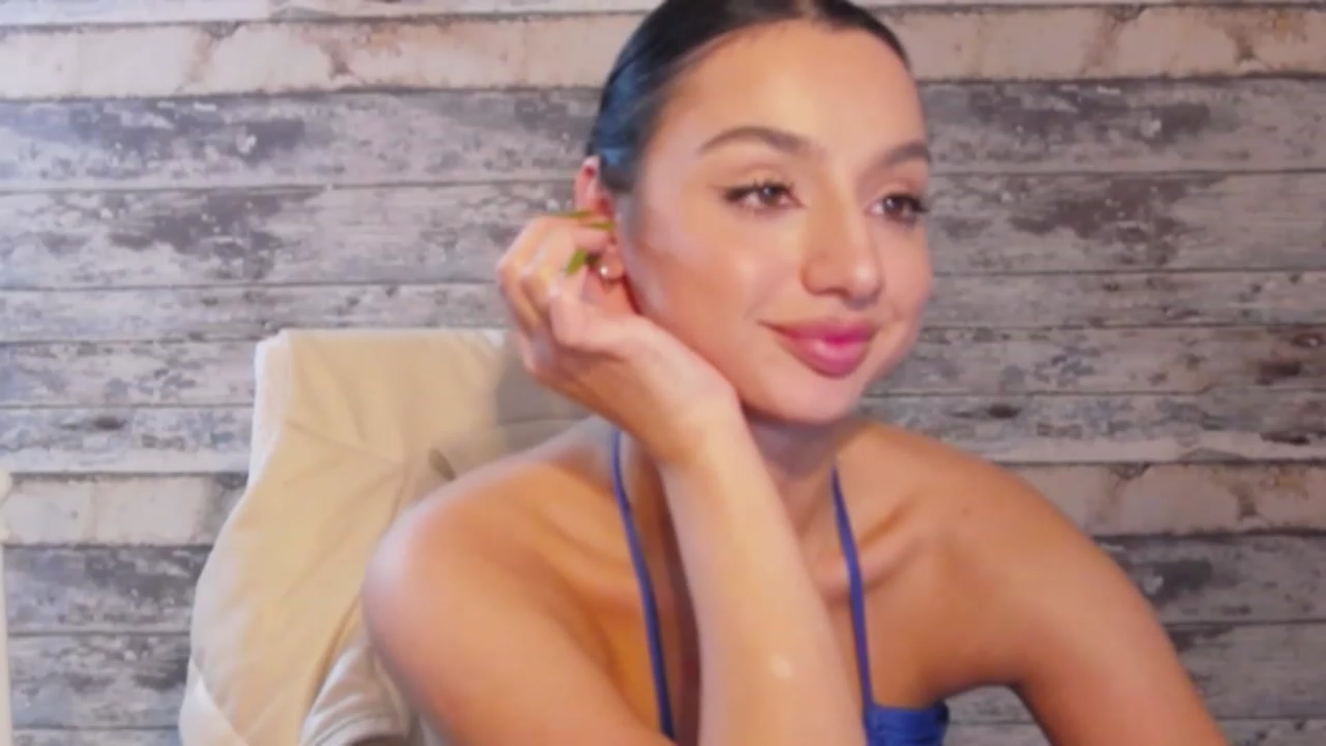 Gallery image thumbnail from KylieBaby_'s myfreecams stream on, 11/20/2022, 20:09 image 7 of 20