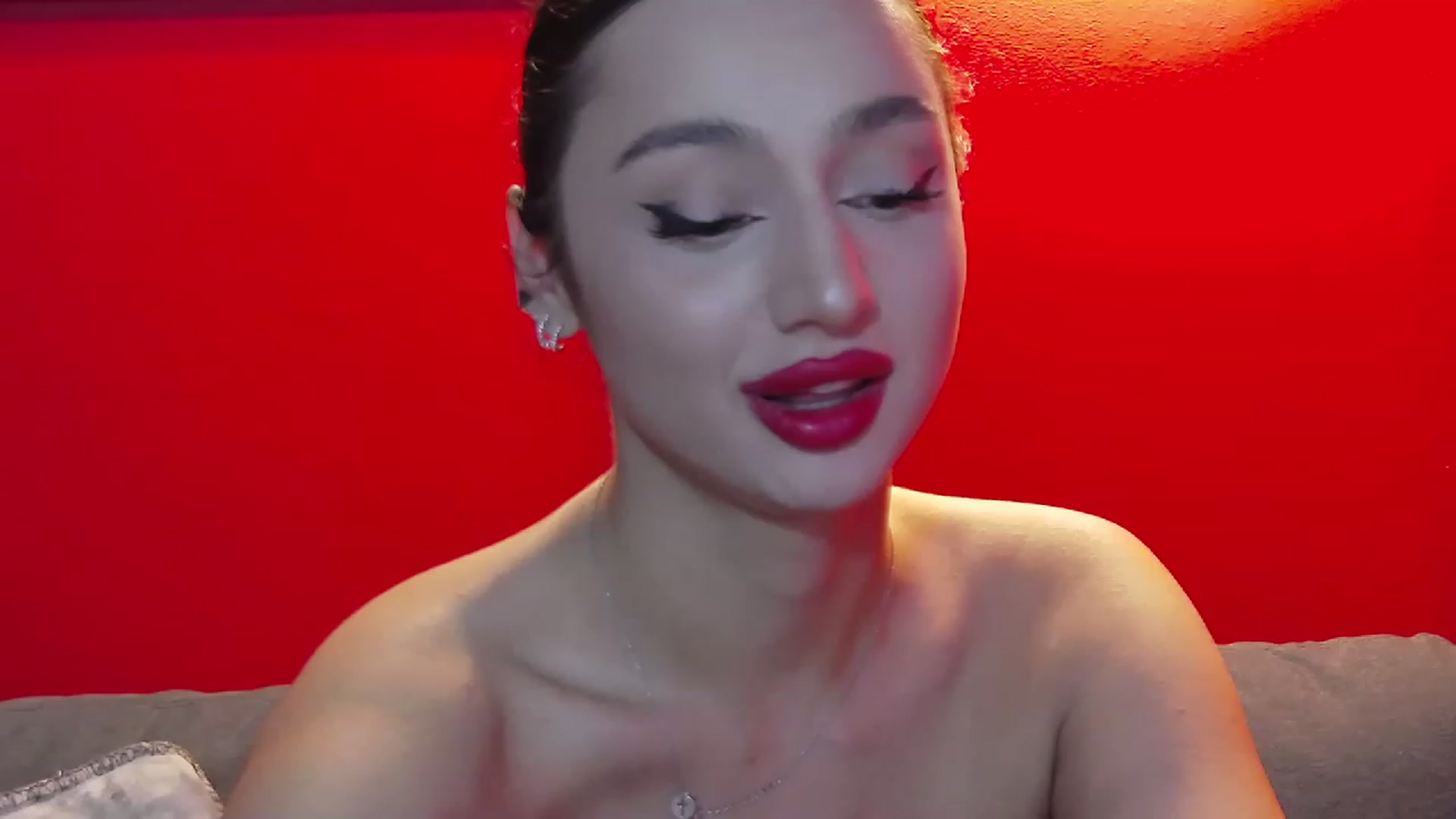 Gallery image thumbnail from KylieBaby_'s myfreecams stream on, 11/21/2022, 17:56 image 5 of 20