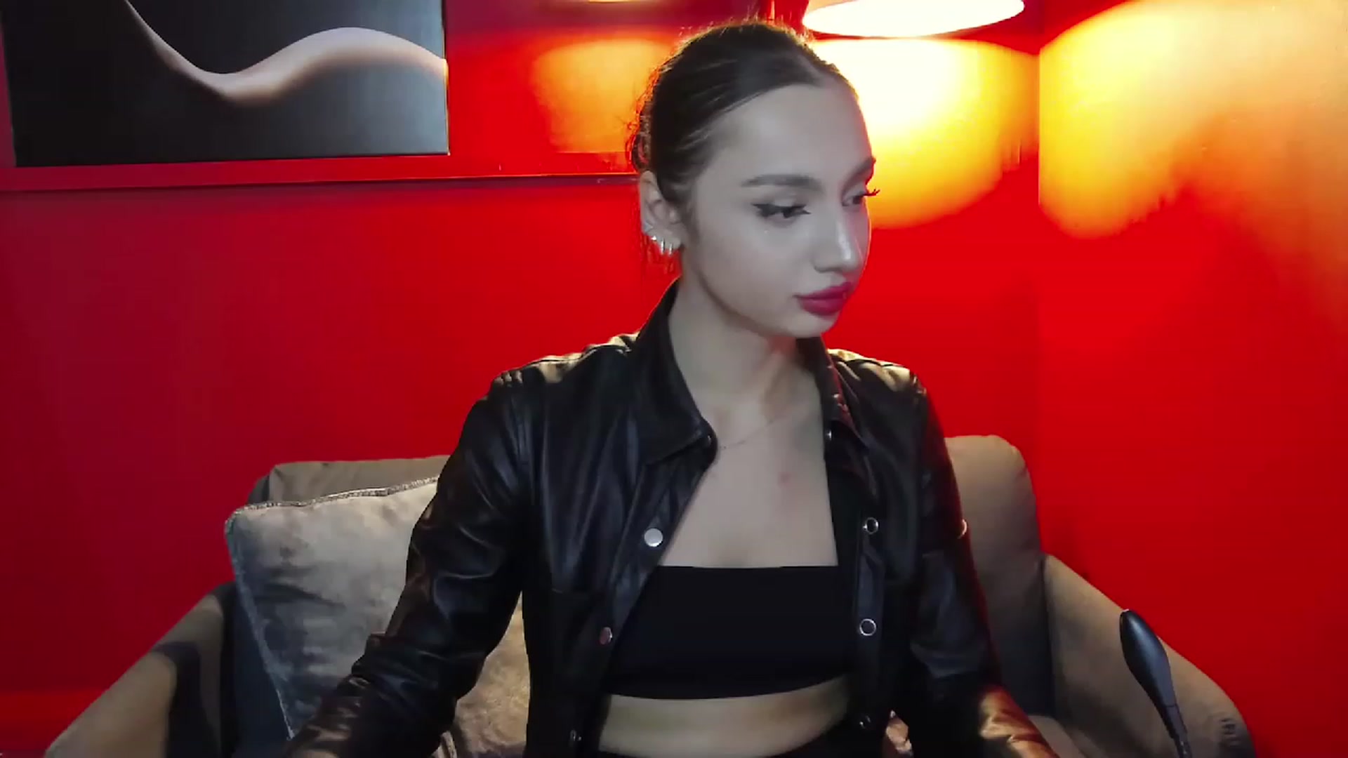 Gallery image thumbnail from KylieBaby_'s myfreecams stream on, 11/21/2022, 18:24 image 3 of 20