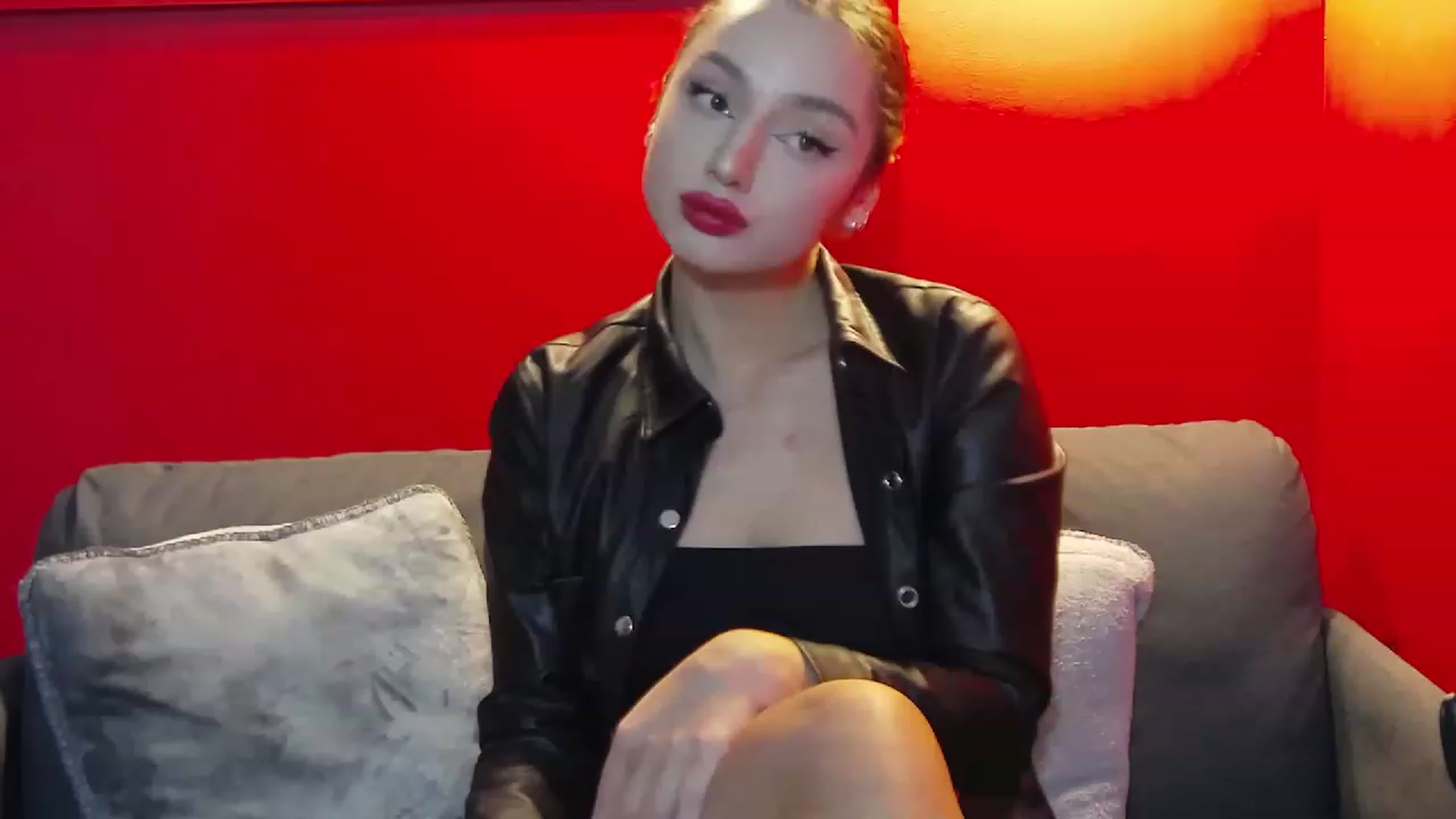 Gallery image thumbnail from KylieBaby_'s myfreecams stream on, 11/21/2022, 18:24 image 4 of 20