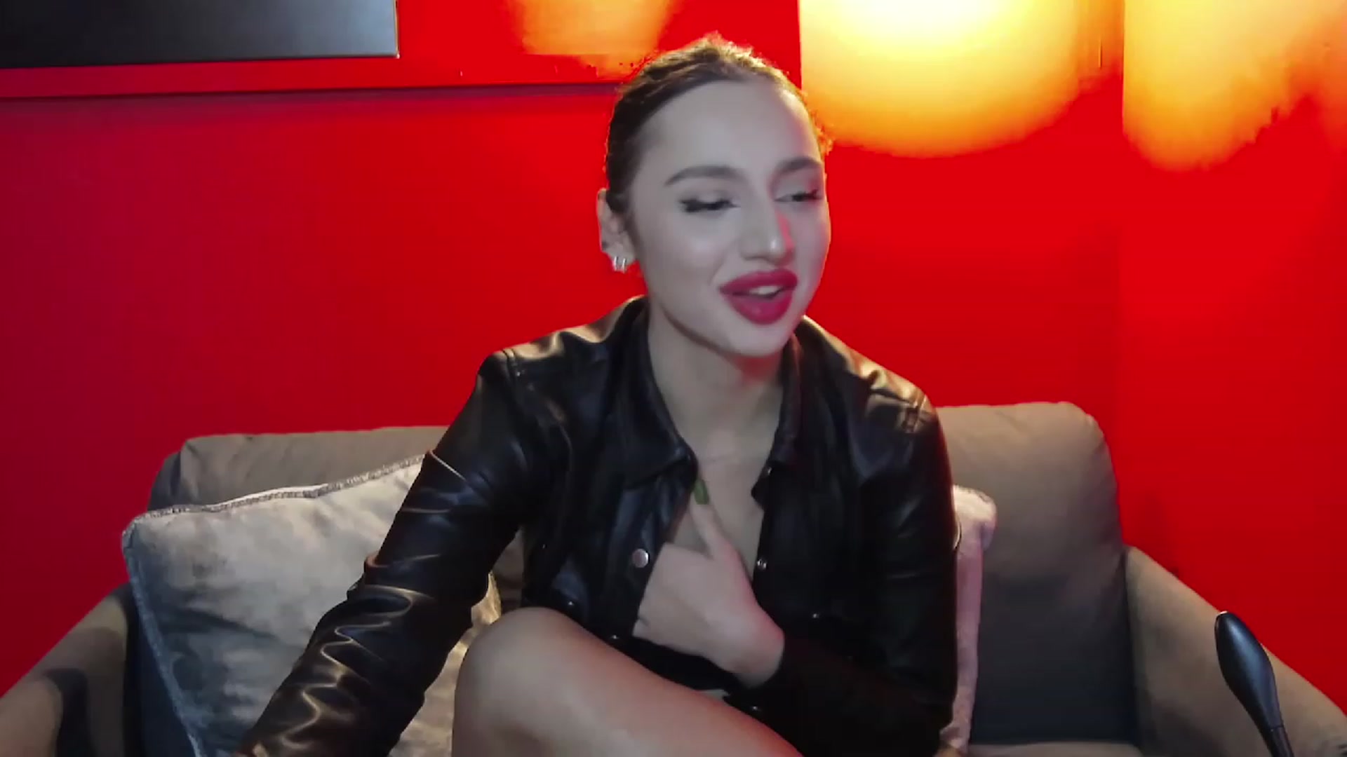 Gallery image thumbnail from KylieBaby_'s myfreecams stream on, 11/21/2022, 18:24 image 6 of 20