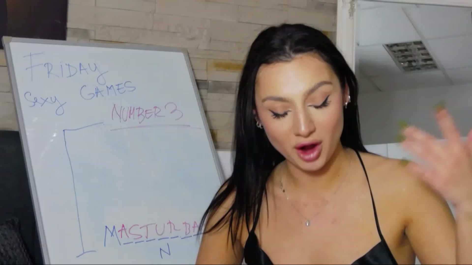 Gallery image thumbnail from KylieBaby_'s myfreecams stream on, 11/25/2022, 15:51 image 17 of 20