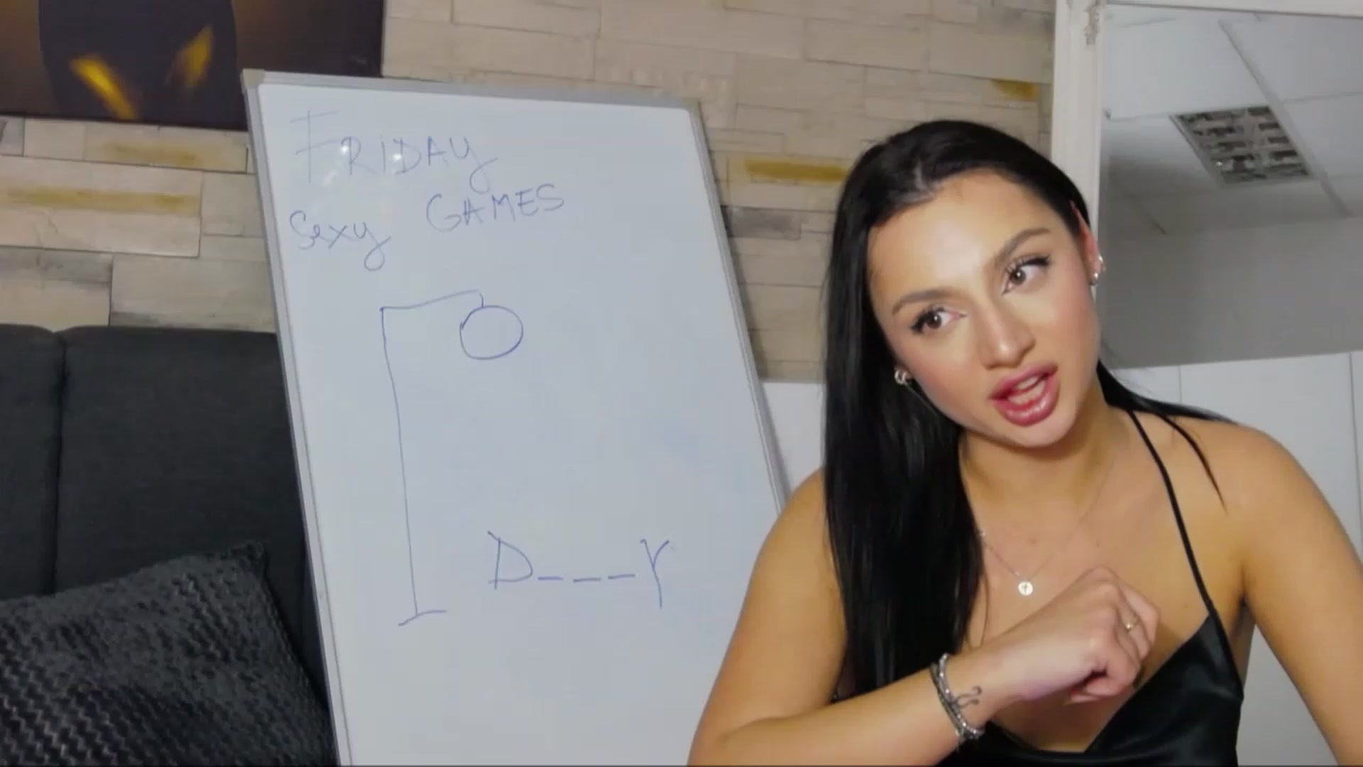 Gallery image thumbnail from KylieBaby_'s myfreecams stream on, 11/25/2022, 15:51 image 2 of 20