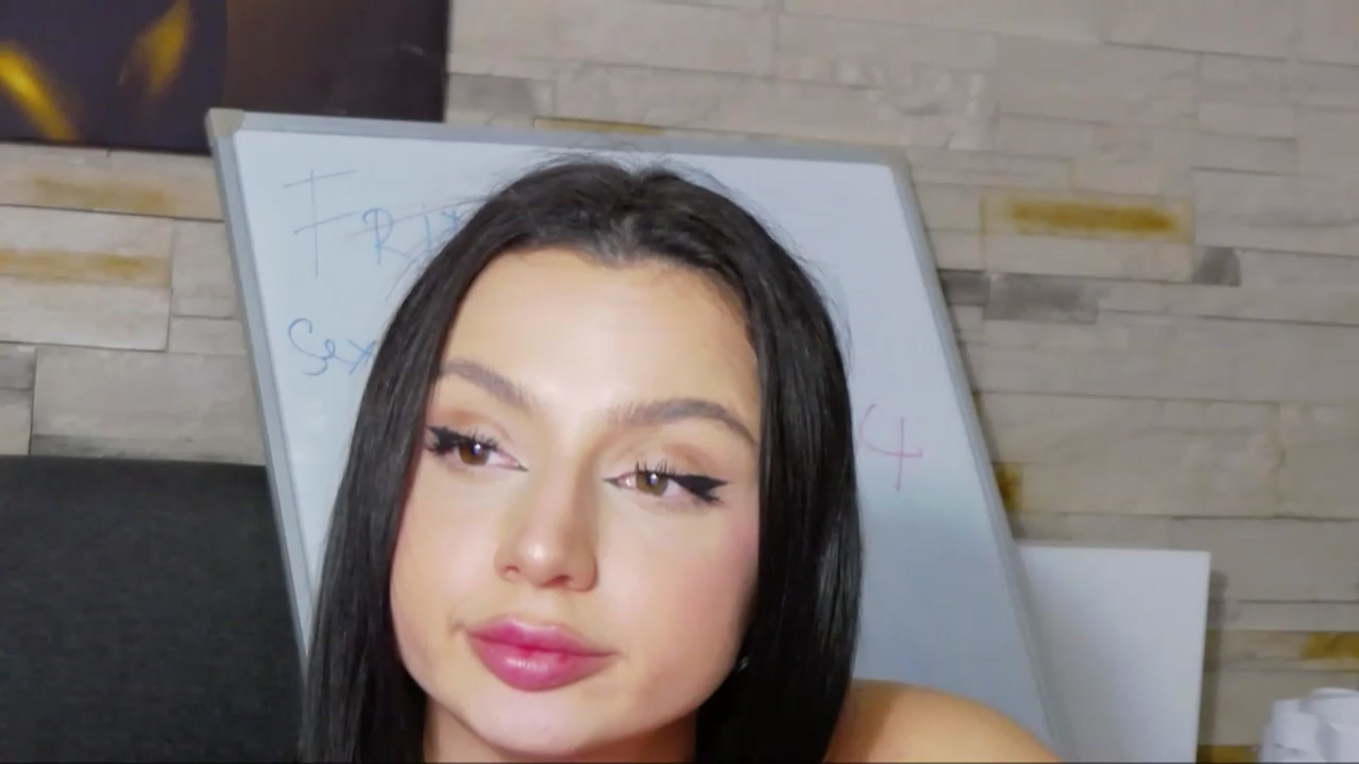 Gallery image thumbnail from KylieBaby_'s myfreecams stream on, 11/25/2022, 18:00 image 11 of 20