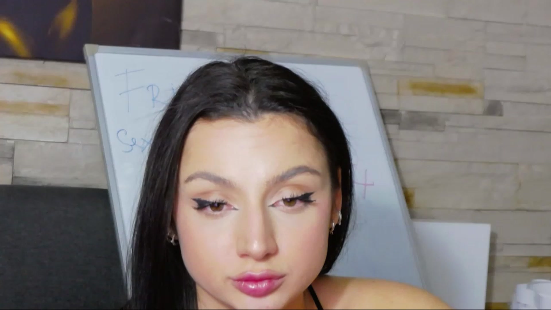 Gallery image thumbnail from KylieBaby_'s myfreecams stream on, 11/25/2022, 18:00 image 7 of 20