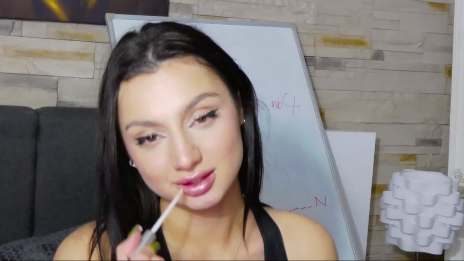 Gallery image thumbnail from KylieBaby_'s myfreecams stream on, 11/25/2022, 20:25 image 3 of 20