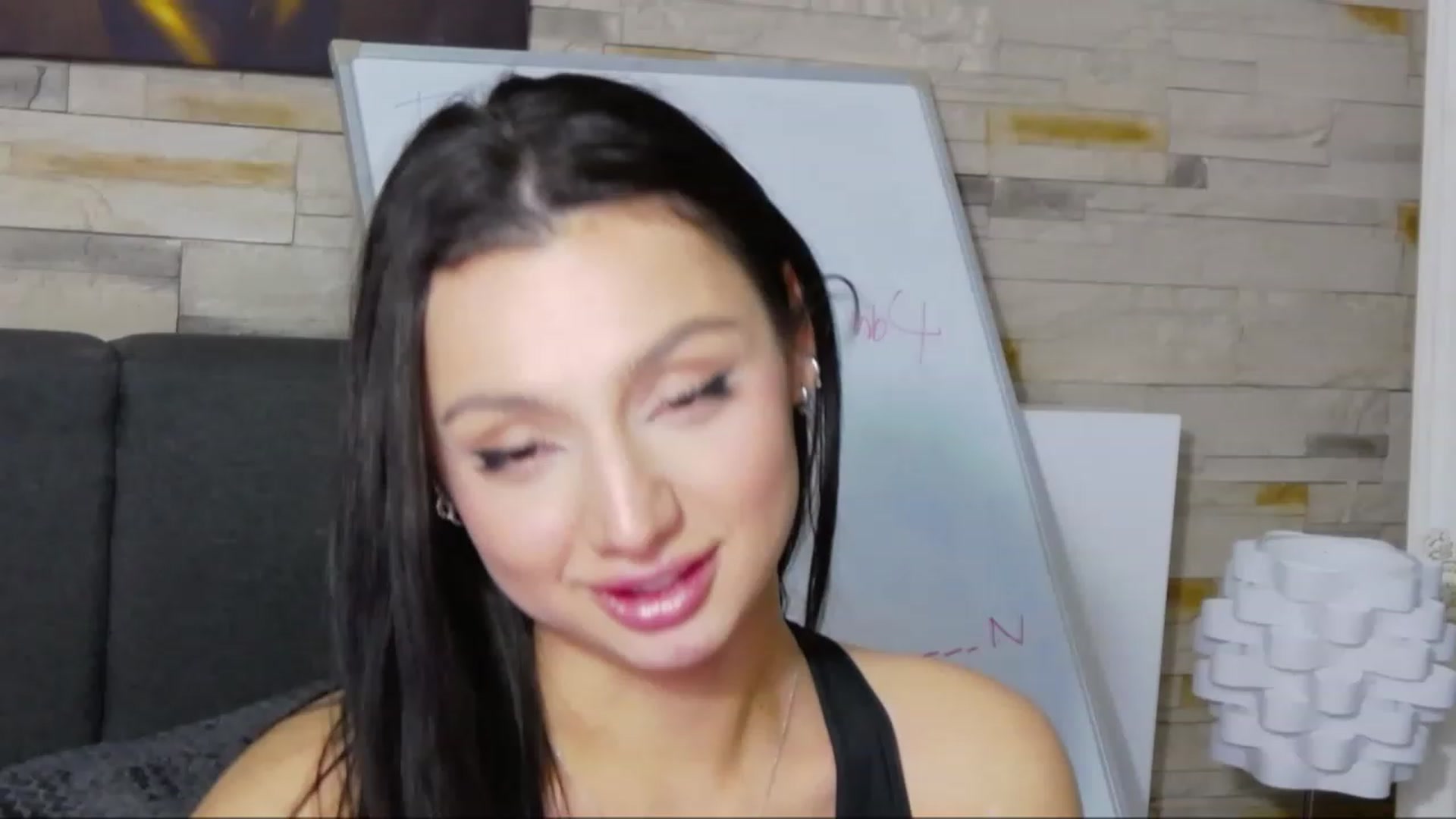 Gallery image thumbnail from KylieBaby_'s myfreecams stream on, 11/25/2022, 20:25 image 2 of 20
