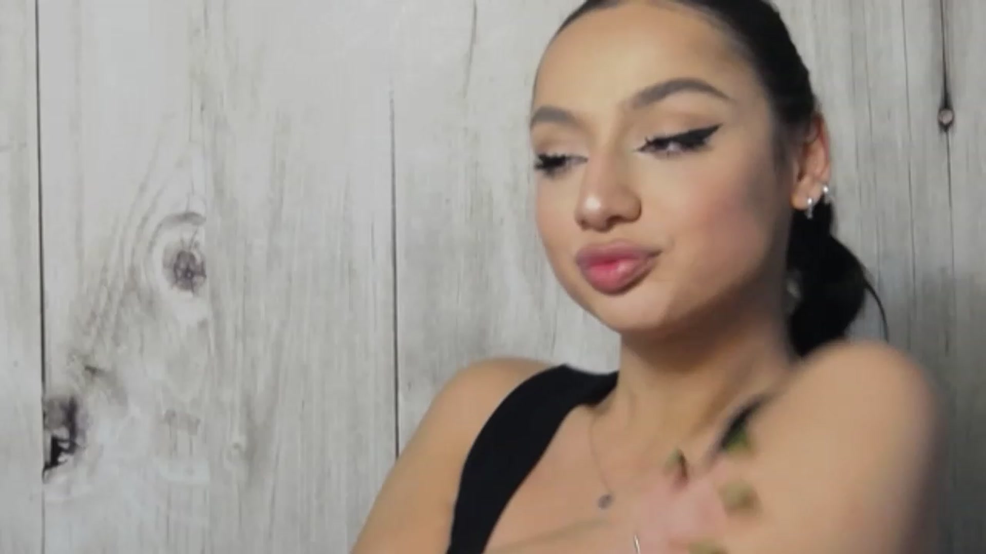 Gallery image thumbnail from KylieBaby_'s myfreecams stream on, 11/26/2022, 14:06 image 13 of 20