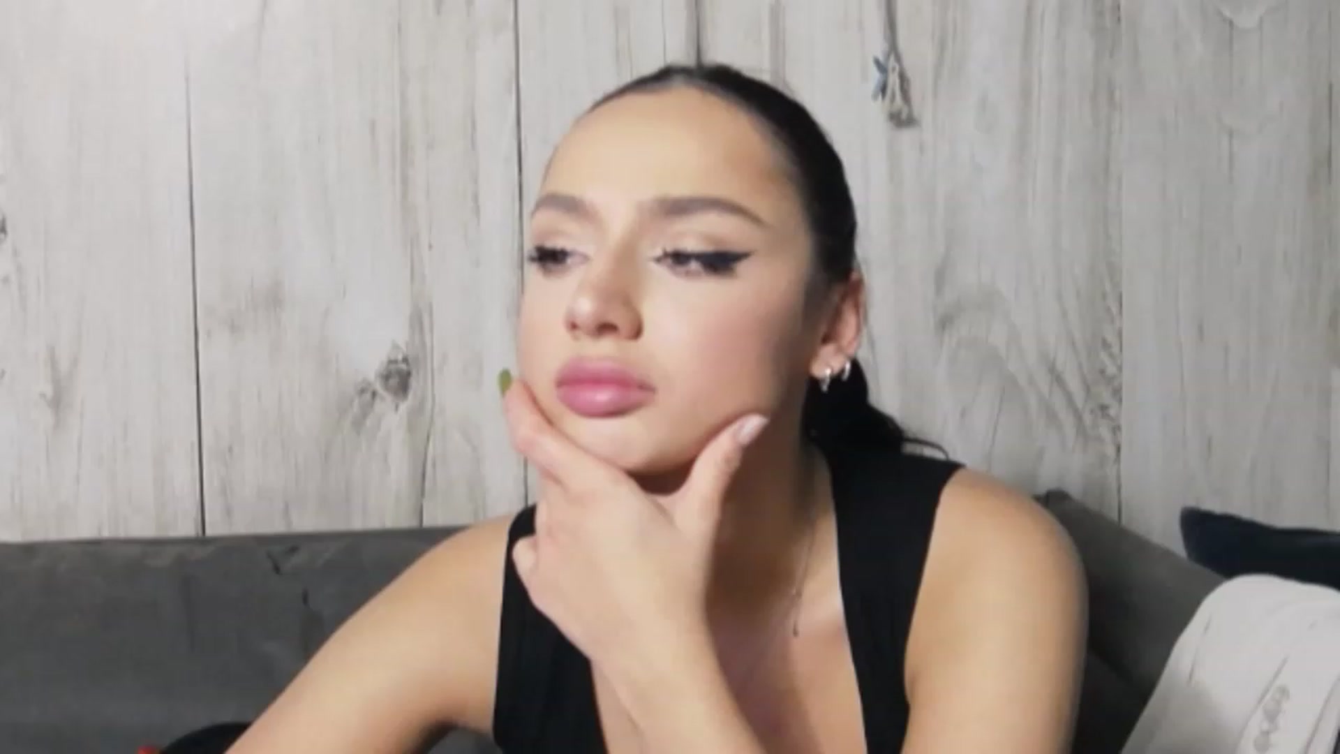 Gallery image thumbnail from KylieBaby_'s myfreecams stream on, 11/26/2022, 17:49 image 17 of 20