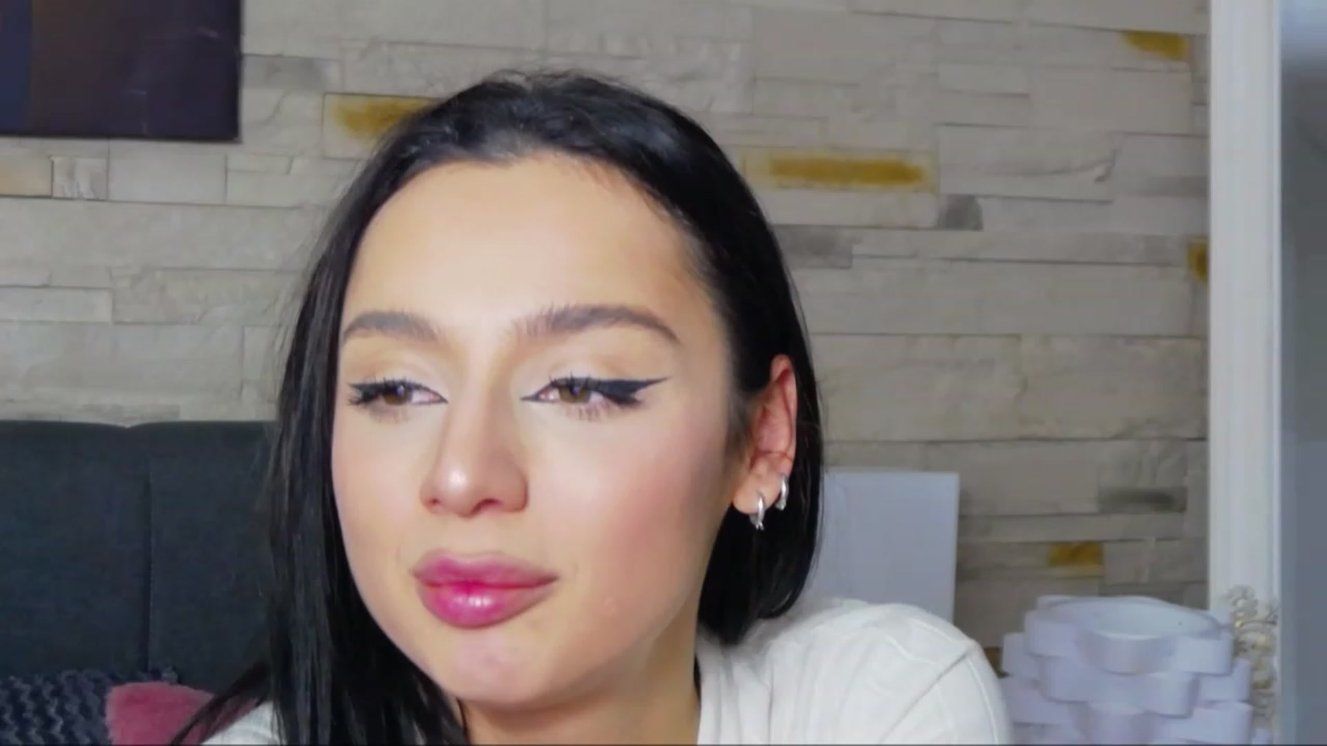 Gallery image thumbnail from KylieBaby_'s myfreecams stream on, 11/28/2022, 14:53 image 16 of 20