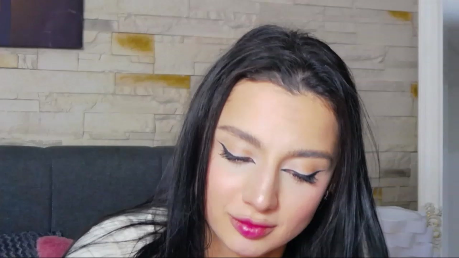 Gallery image thumbnail from KylieBaby_'s myfreecams stream on, 11/28/2022, 14:53 image 17 of 20