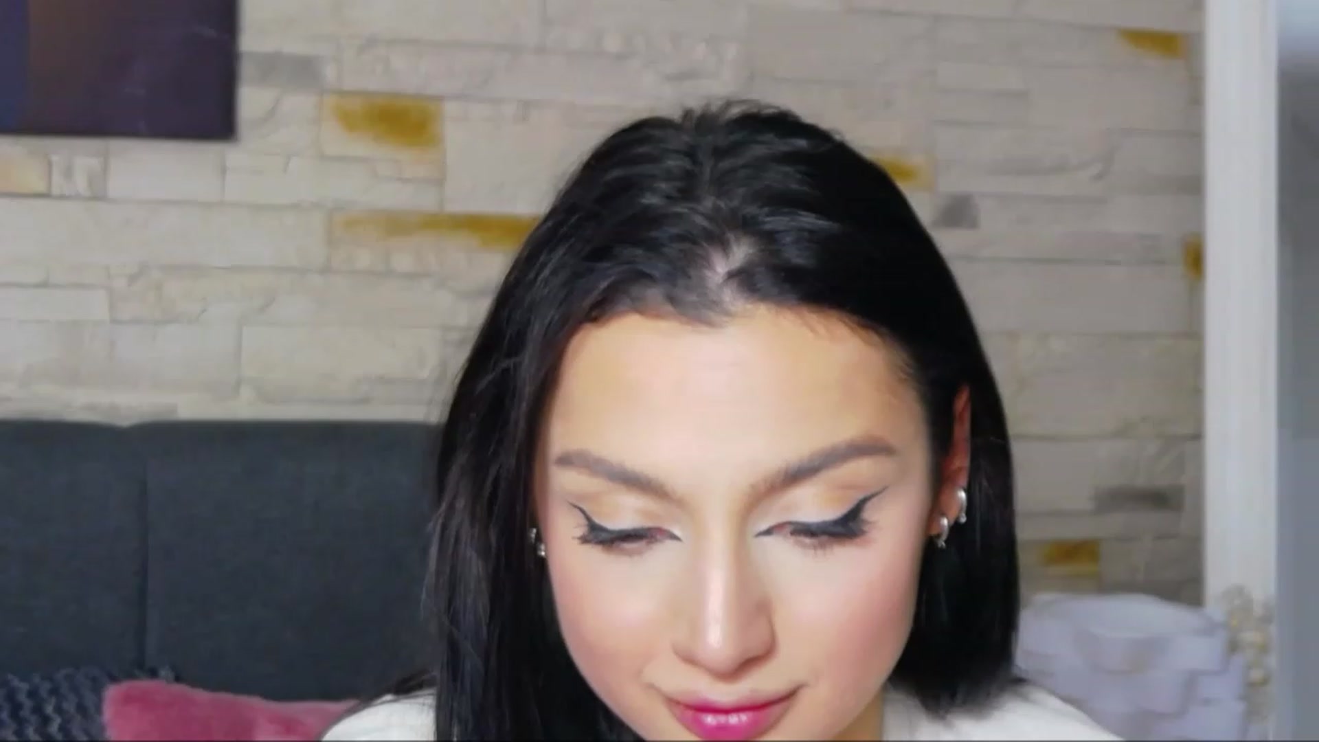Gallery image thumbnail from KylieBaby_'s myfreecams stream on, 11/28/2022, 14:53 image 15 of 20