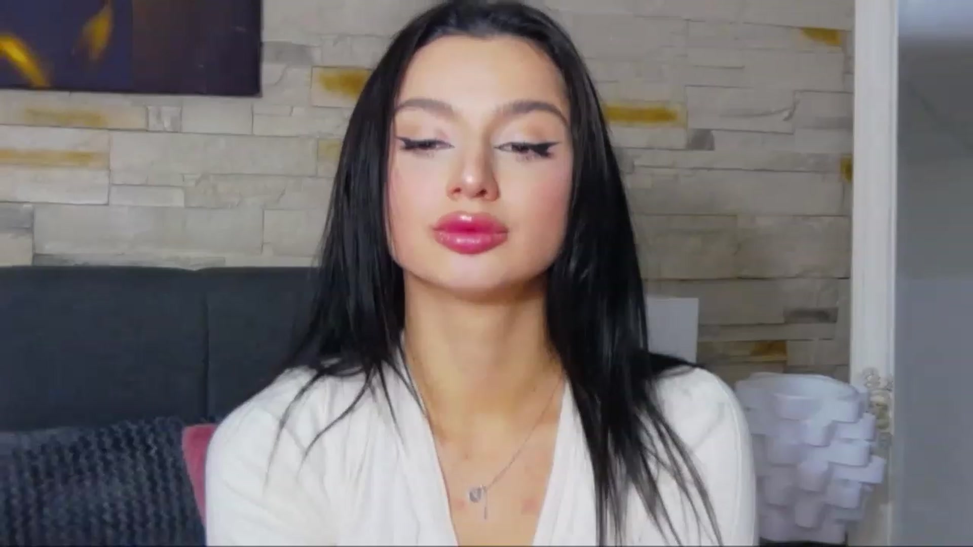 Gallery image thumbnail from KylieBaby_'s myfreecams stream on, 11/28/2022, 15:58 image 6 of 20