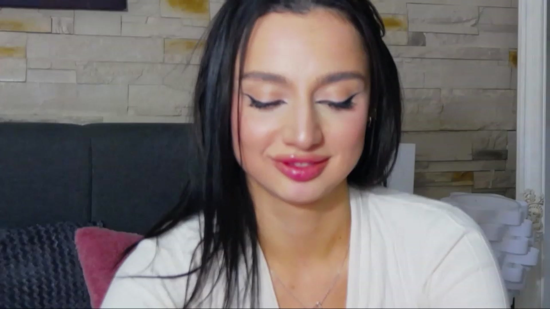 Gallery image thumbnail from KylieBaby_'s myfreecams stream on, 11/28/2022, 15:58 image 9 of 20
