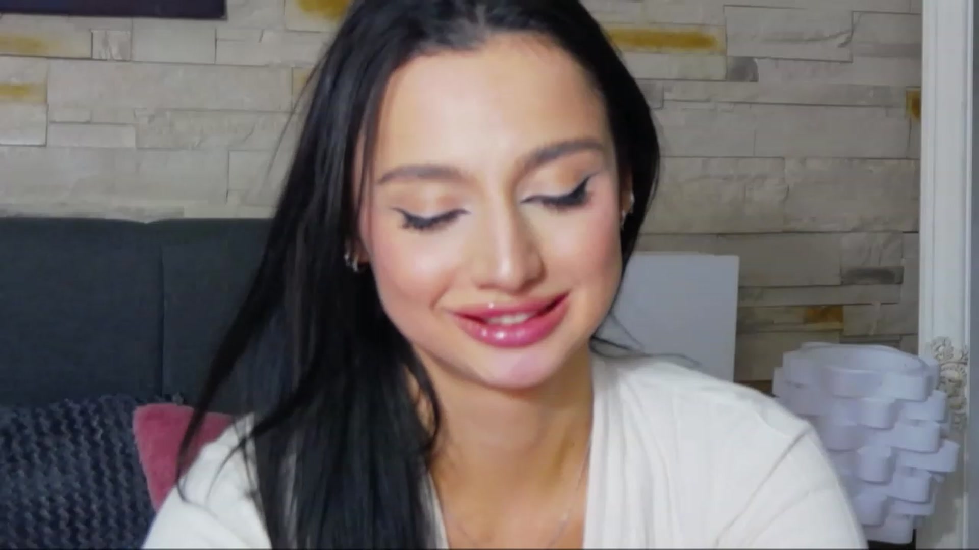 Gallery image thumbnail from KylieBaby_'s myfreecams stream on, 11/28/2022, 15:58 image 12 of 20